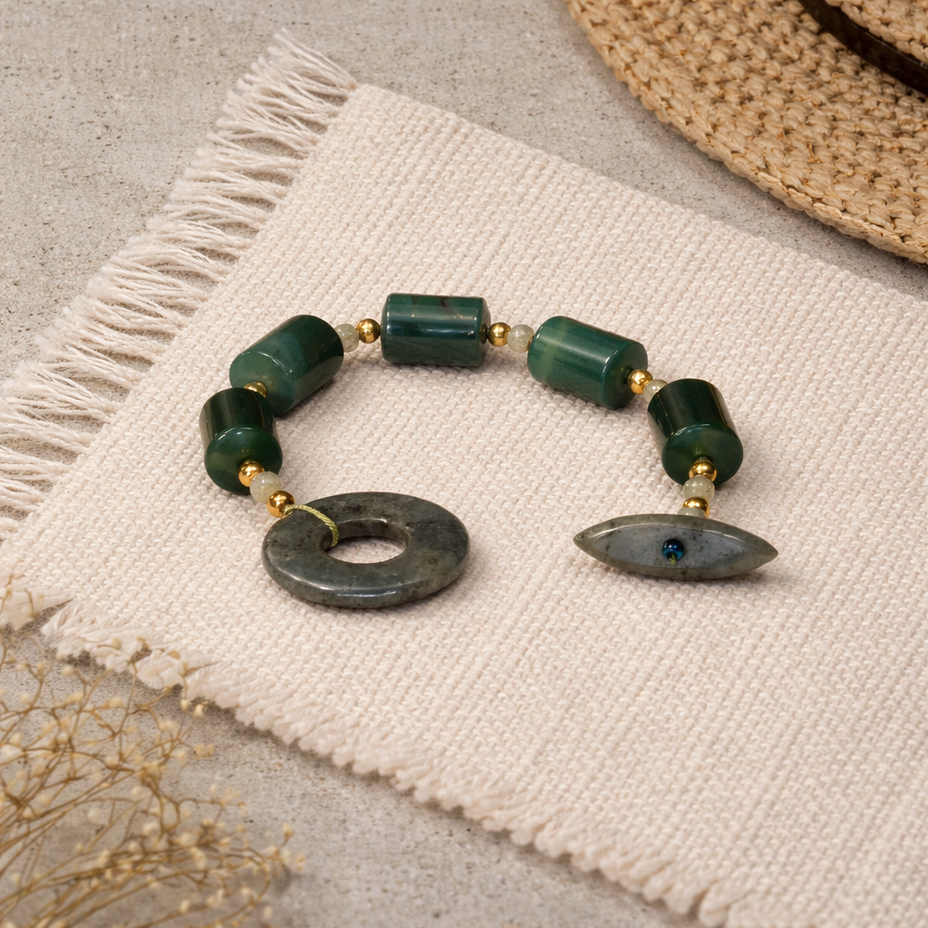 Sardonyx Agate and Labradorite Bracelet | Gold Plated | Toggle Clasp | Handmade Gemstone Bracelet | Boho Luxury